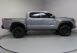 2021 Toyota Tacoma TRD Off-Road - Image 5