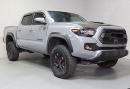2021 Toyota Tacoma TRD Off-Road - Image 3