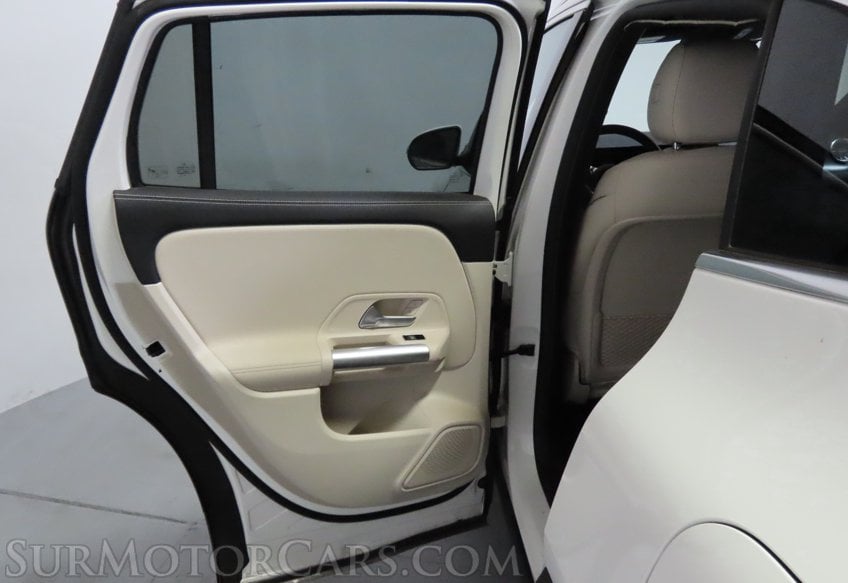 2025 Mercedes-Benz GLA 250 - Image 16