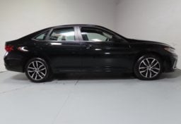 2025 Volkswagen Jetta - Image 6
