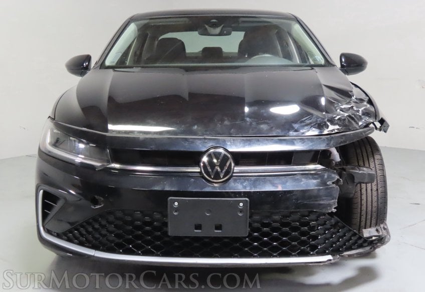 2025 Volkswagen Jetta - Image 12