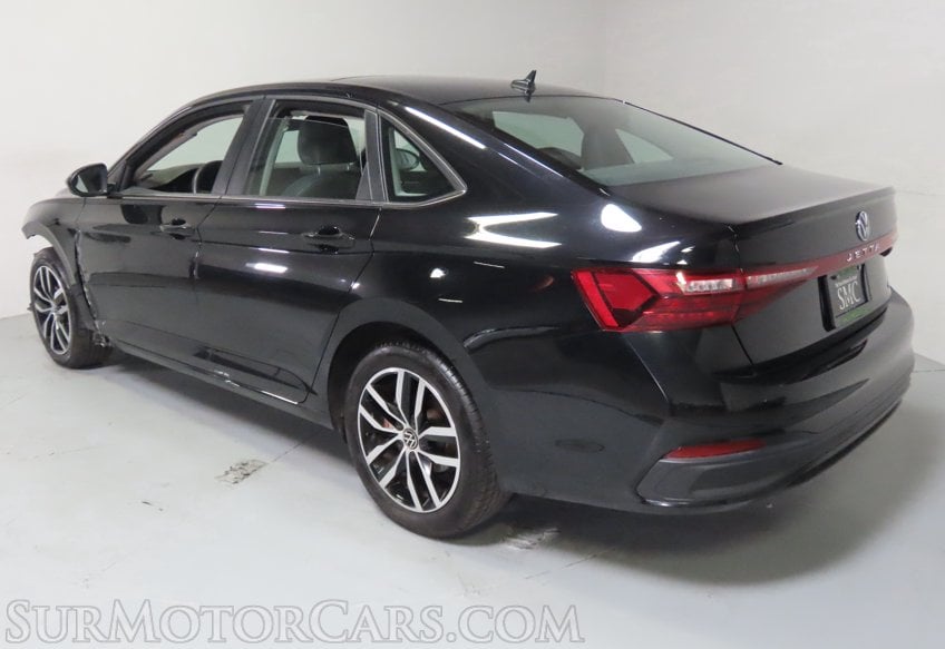 2025 Volkswagen Jetta - Image 7