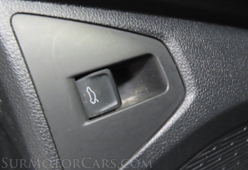 2025 Volkswagen Jetta - Image 39