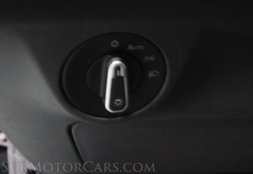 2025 Volkswagen Jetta - Image 41