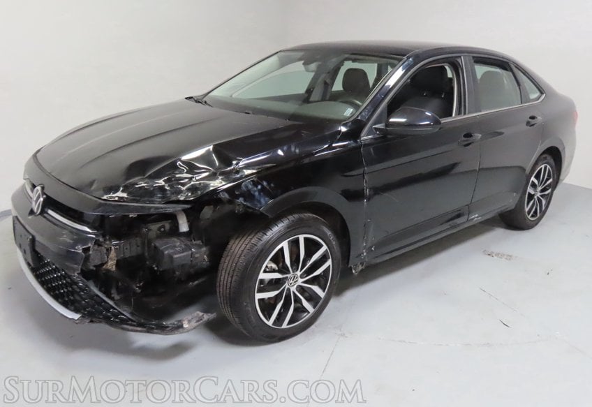 2025 Volkswagen Jetta - Image 2