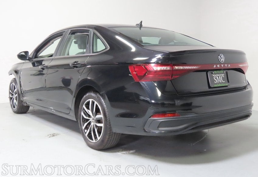 2025 Volkswagen Jetta - Image 9