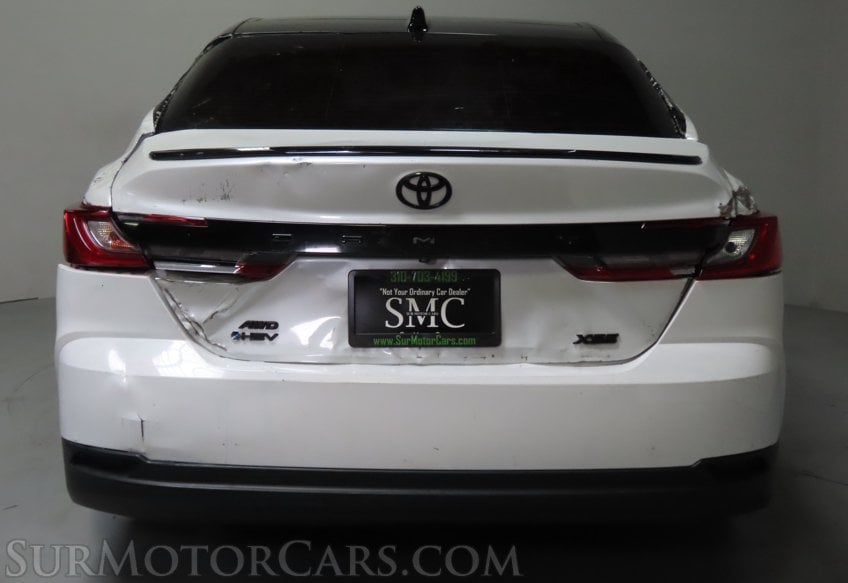 2025 Toyota Camry AWD HYBRID XSE - Image 11