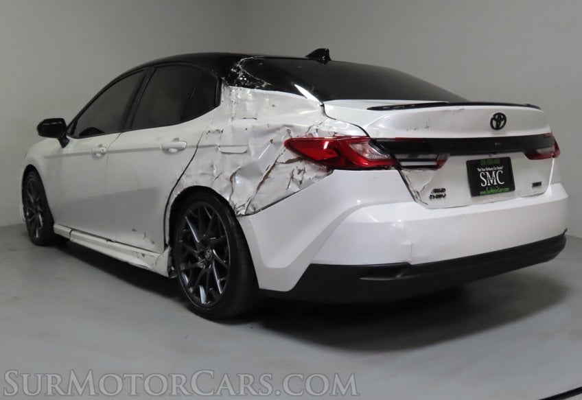 2025 Toyota Camry AWD HYBRID XSE - Image 10