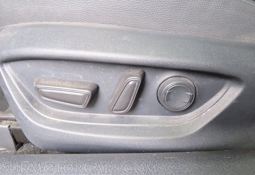 2025 Toyota Camry AWD HYBRID XSE - Image 47