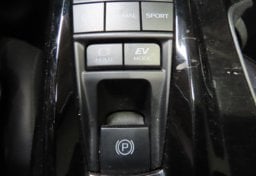 2025 Toyota Camry AWD HYBRID XSE - Image 43