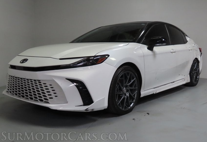 2025 Toyota Camry AWD HYBRID XSE - Image 3