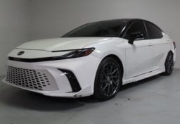 2025 Toyota Camry AWD HYBRID XSE - Image 3