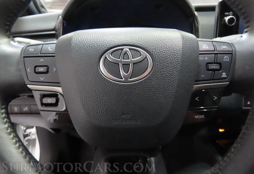2025 Toyota Camry AWD HYBRID XSE - Image 32