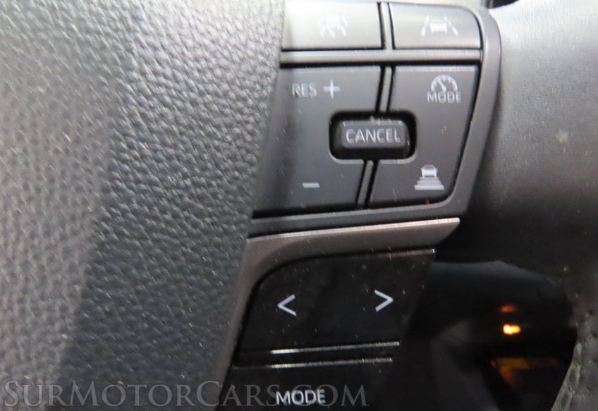 2025 Toyota Camry AWD HYBRID XSE - Image 33