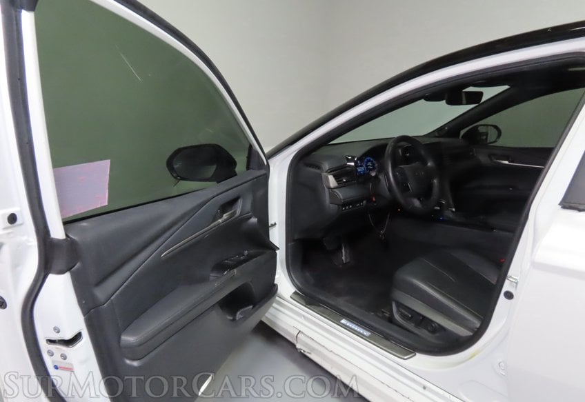 2025 Toyota Camry AWD HYBRID XSE - Image 20