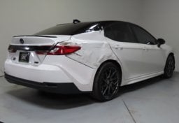 2025 Toyota Camry AWD HYBRID XSE - Image 9