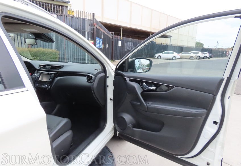 2017 Nissan Rogue Sport - Image 16