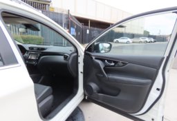 2017 Nissan Rogue Sport - Image 16