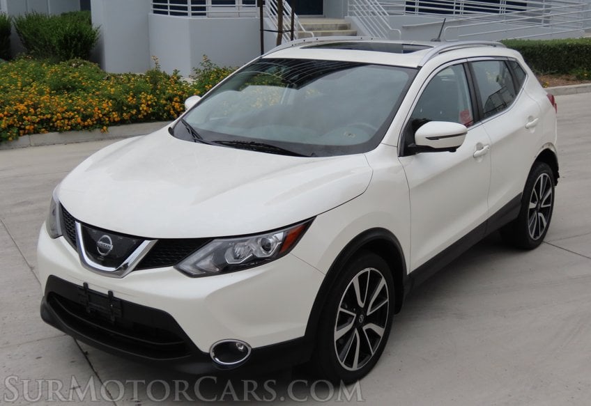 2017 Nissan Rogue Sport - Image 2