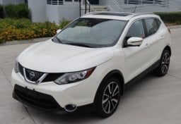 2017 Nissan Rogue Sport - Image 2