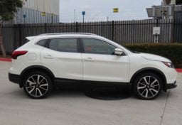 2017 Nissan Rogue Sport - Image 5