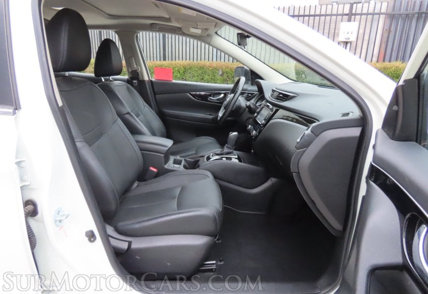 2017 Nissan Rogue Sport - Image 20