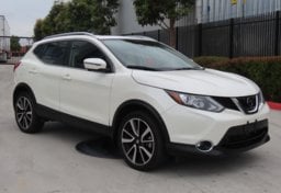 2017 Nissan Rogue Sport - Image 3