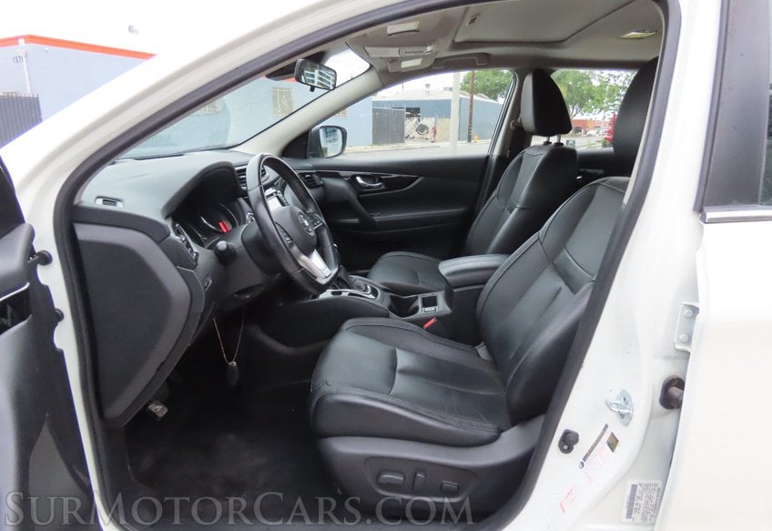 2017 Nissan Rogue Sport - Image 19