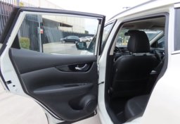 2017 Nissan Rogue Sport - Image 17