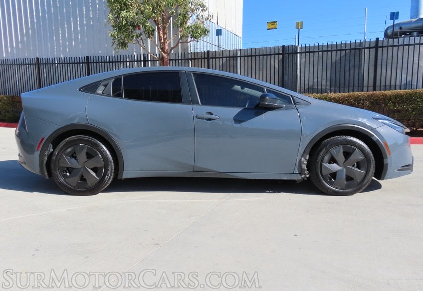 2024 Toyota Prius LE - Image 10