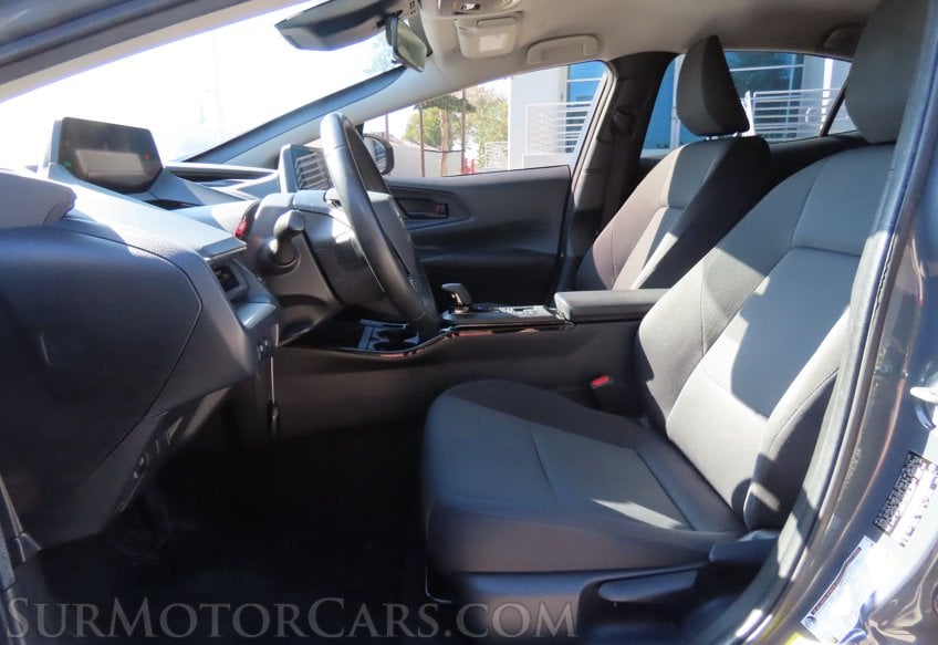 2024 Toyota Prius LE - Image 32