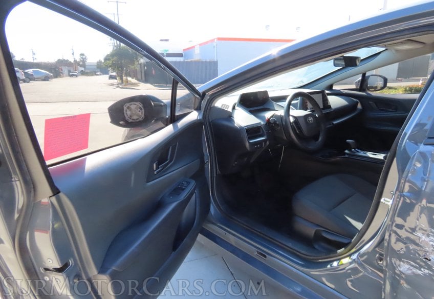 2024 Toyota Prius LE - Image 33