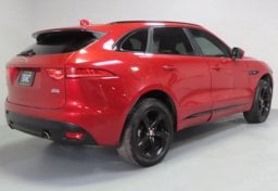 2017 Jaguar F-PACE  35t R-Sport - Image 9