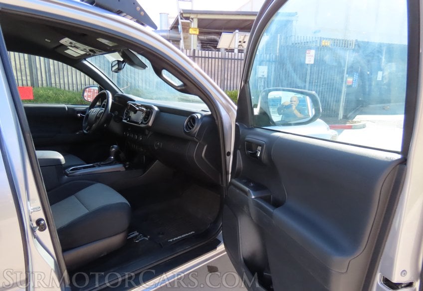 2020 Toyota Tacoma TRD Off-Road - Image 25