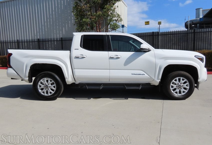 2024 Toyota Tacoma SR5 4x4 - Image 6