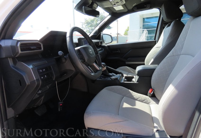 2024 Toyota Tacoma SR5 4x4 - Image 32