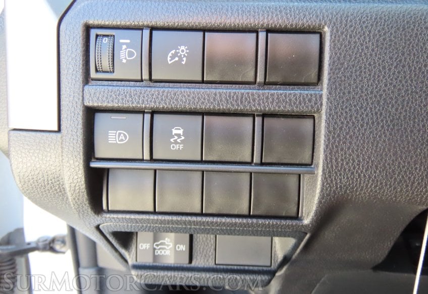 2024 Toyota Tacoma SR5 4x4 - Image 25