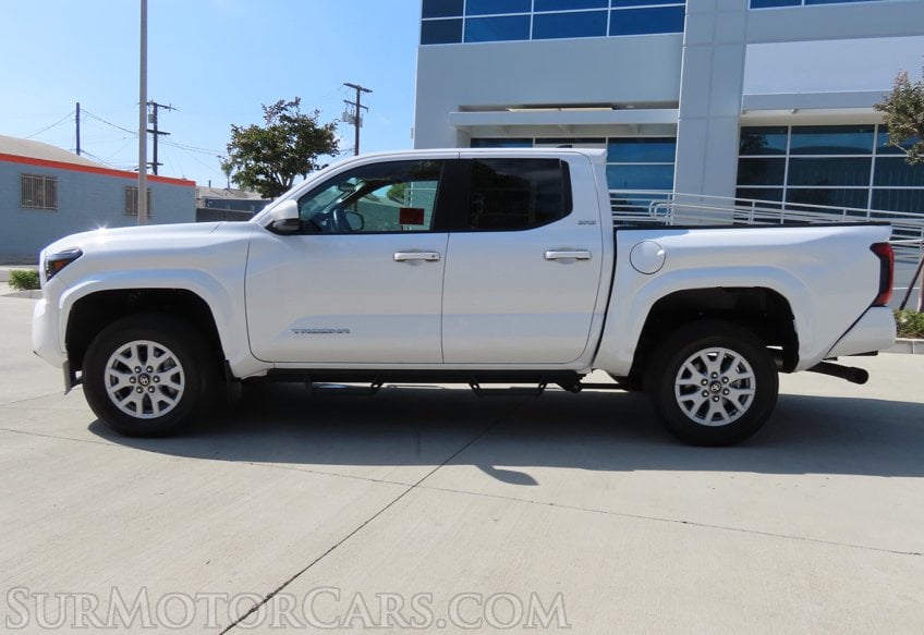 2024 Toyota Tacoma SR5 4x4 - Image 5