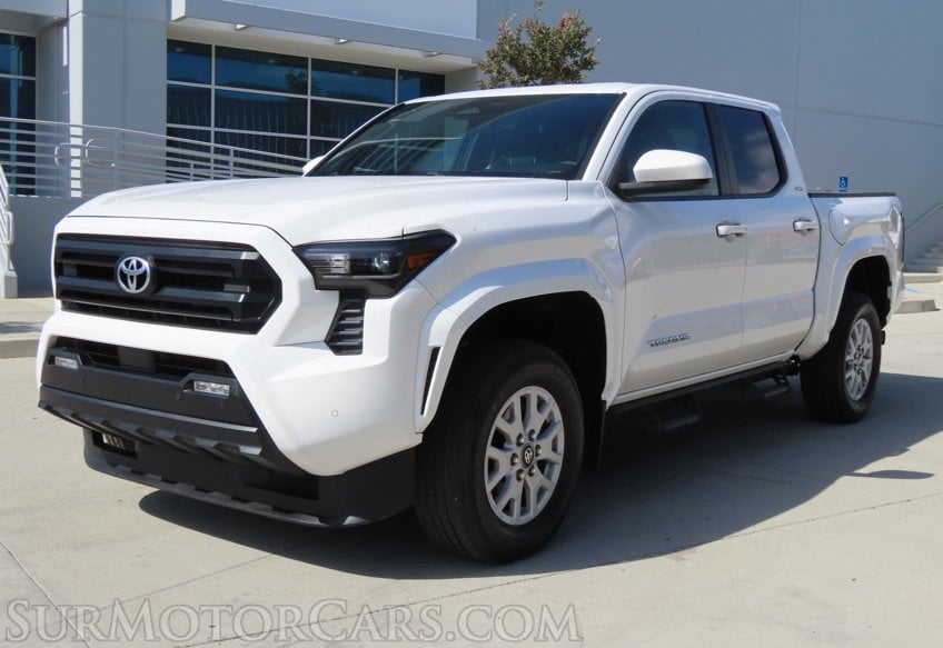 2024 Toyota Tacoma SR5 4x4 - Image 3