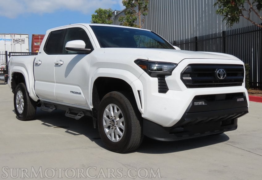 2024 Toyota Tacoma SR5 4x4 - Image 4