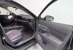 2026 Nissan Kicks SR - Image 25