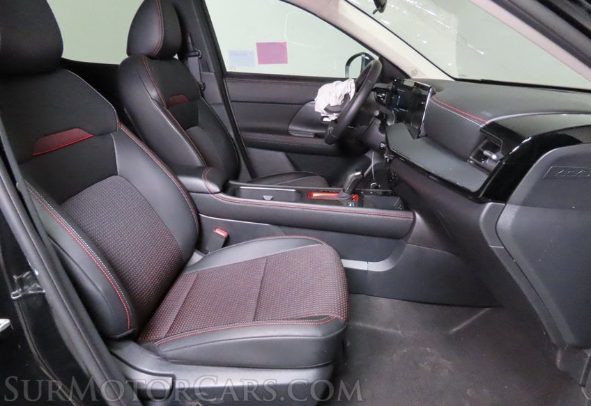 2026 Nissan Kicks SR - Image 23