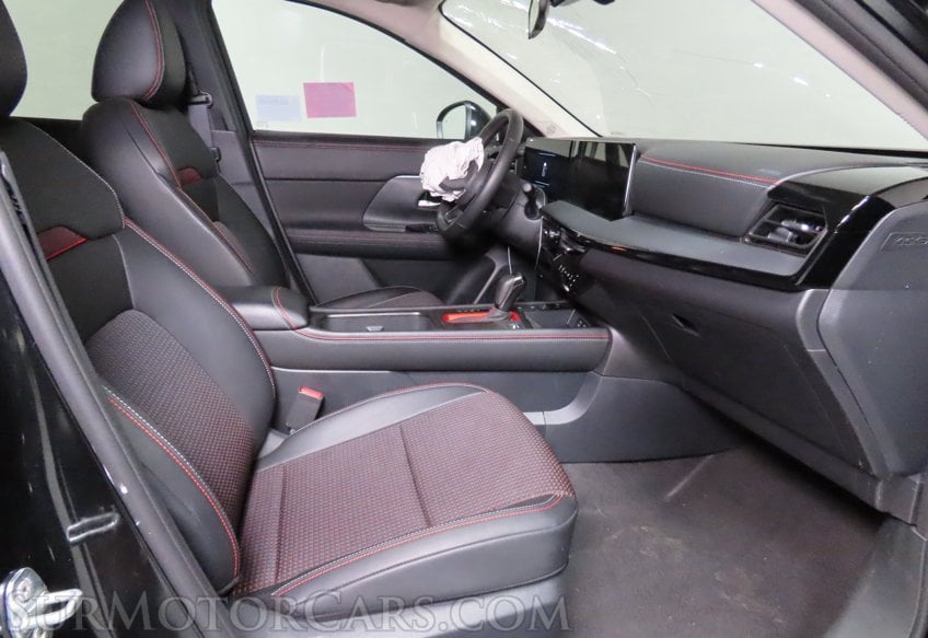 2026 Nissan Kicks SR - Image 24