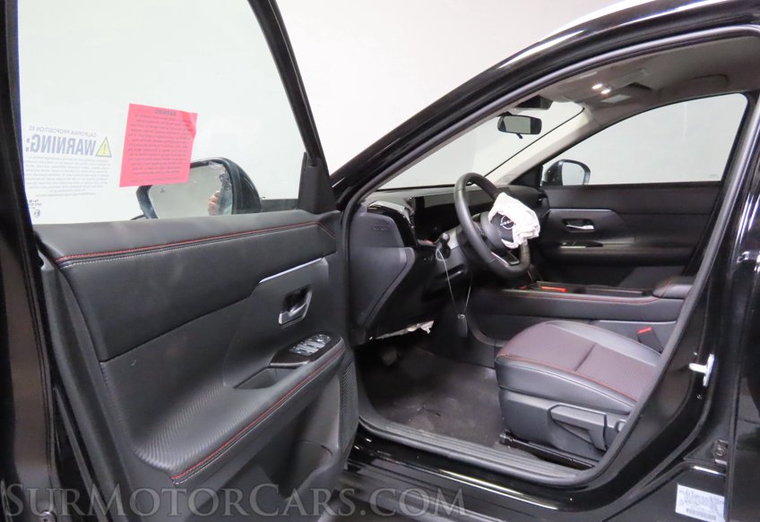 2026 Nissan Kicks SR - Image 26