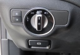 2017 Mercedes-Benz GLA 250 - Image 43