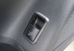 2017 Mercedes-Benz GLA 250 - Image 48