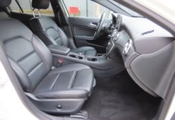 2017 Mercedes-Benz GLA 250 - Image 30