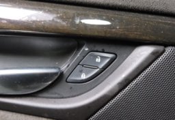 2016 Cadillac Escalade ESV Platinum - Image 31