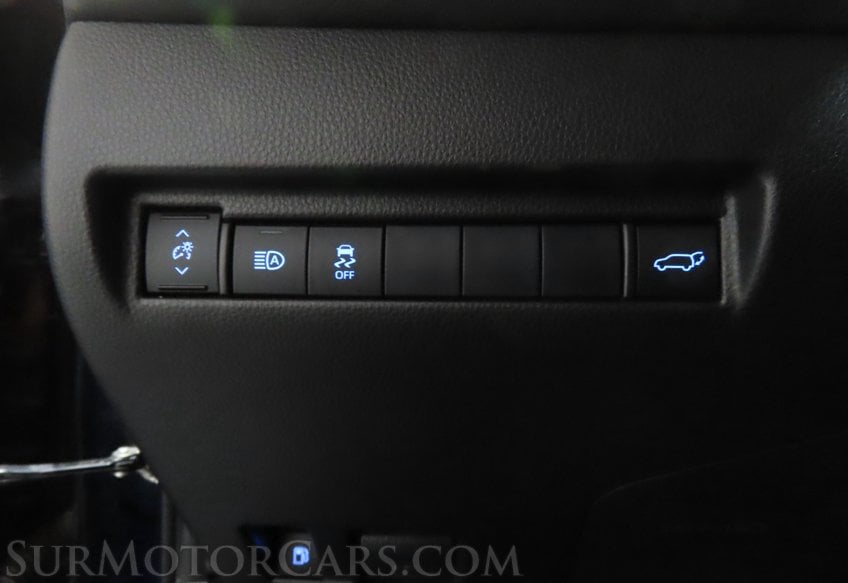2021 Toyota Venza LE - Image 42
