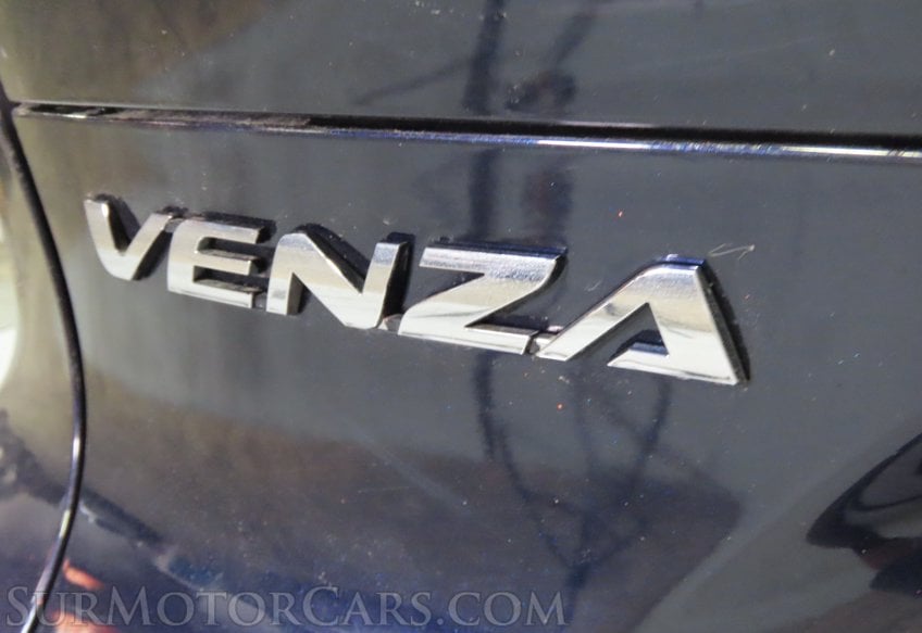 2021 Toyota Venza LE - Image 16